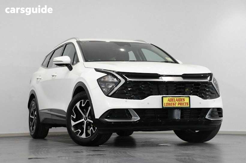 White 2022 Kia Sportage Wagon SX (awd)
