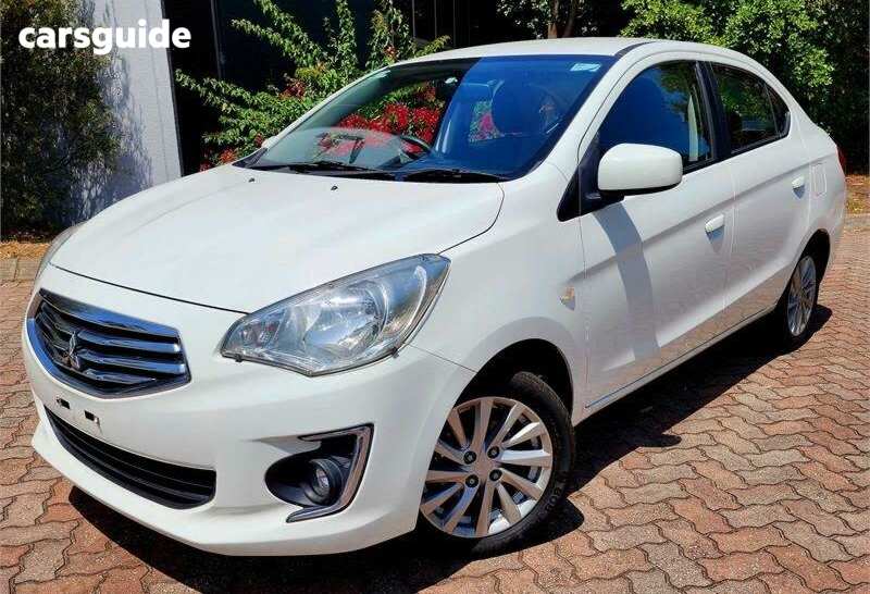 White 2015 Mitsubishi Mirage Sedan ES