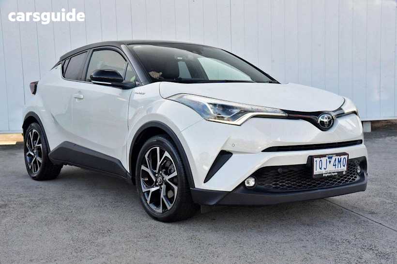 White 2019 Toyota C-HR Wagon (AWD)