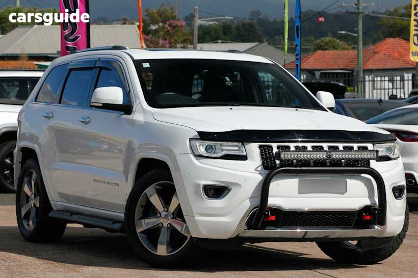 White 2014 Jeep Grand Cherokee Wagon Overland (4X4)