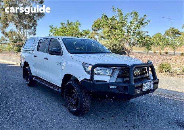 White 2020 Toyota Hilux Double Cab Pick Up SR (4X4)