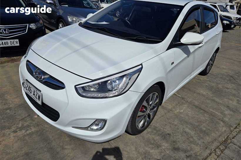 White 2014 Hyundai Accent Hatchback SR