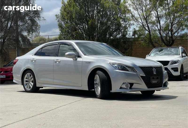 Silver 2013 Toyota Crown Sedan