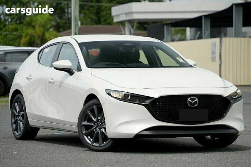 White 2025 Mazda 3 Hatchback G20 Evolve
