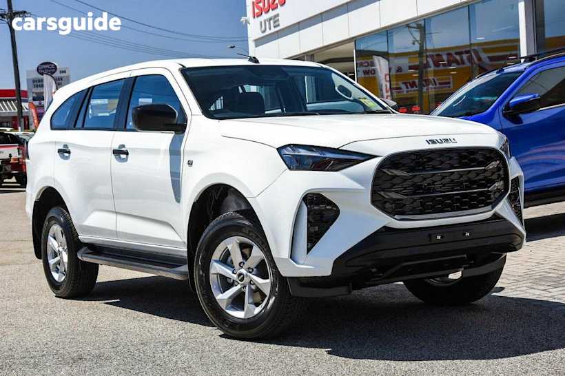 White 2025 Isuzu MU-X Wagon