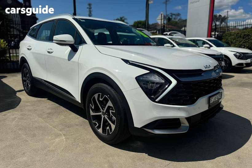 White 2024 Kia Sportage Wagon SX HEV (fwd)