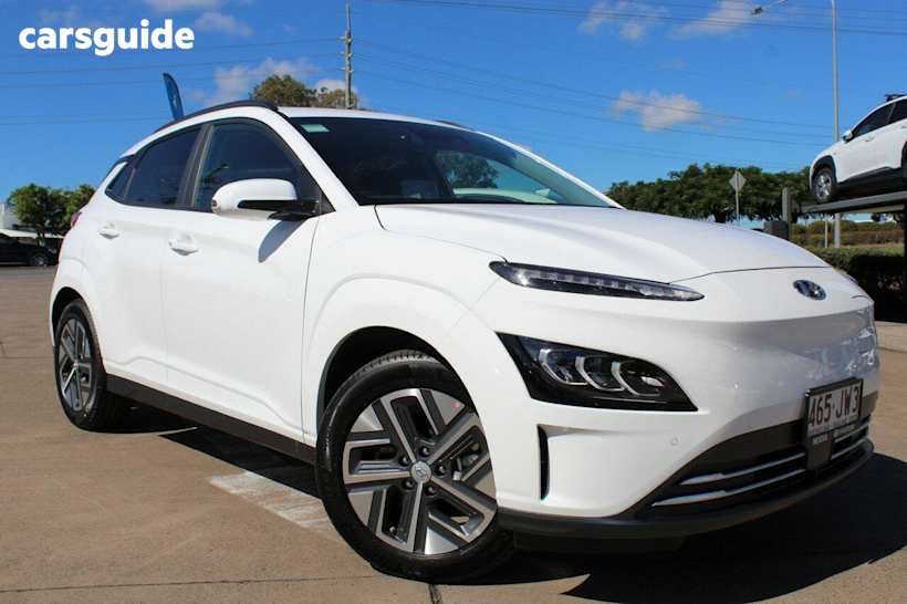 White 2023 Hyundai Kona Wagon electric Highlander