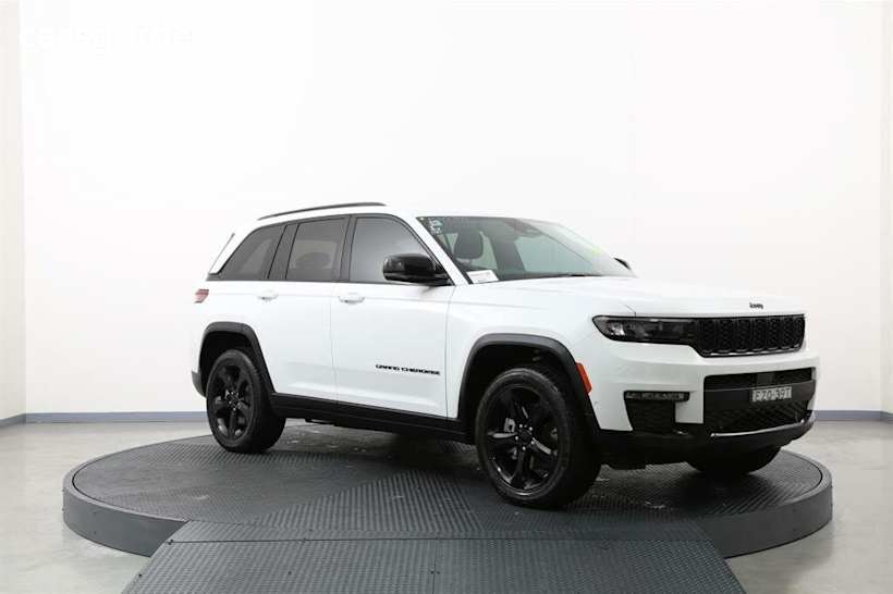 White 2022 Jeep Grand Cherokee Wagon Night Eagle 5 Seat (4x4)