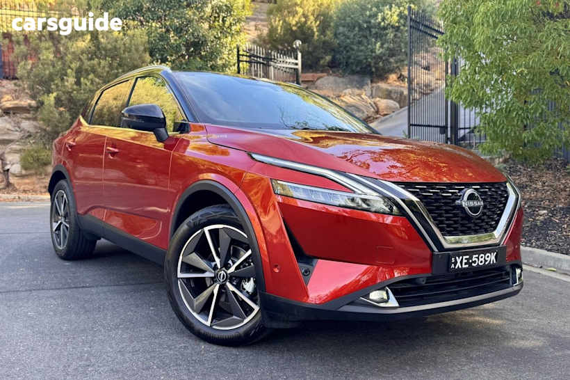 Red 2024 Nissan Qashqai Wagon TI
