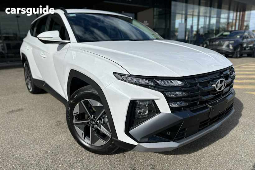 White 2025 Hyundai Tucson Wagon (FWD)