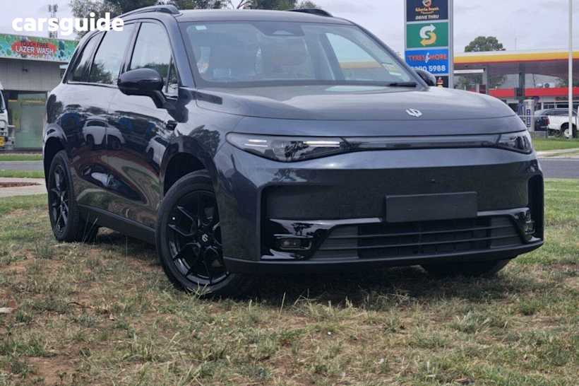 Grey 2024 Leapmotor C10 Wagon Style