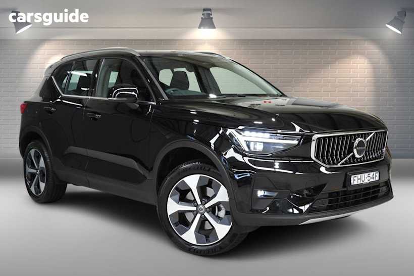 Black 2023 Volvo XC40 Wagon Ultimate B4 Bright Mhev