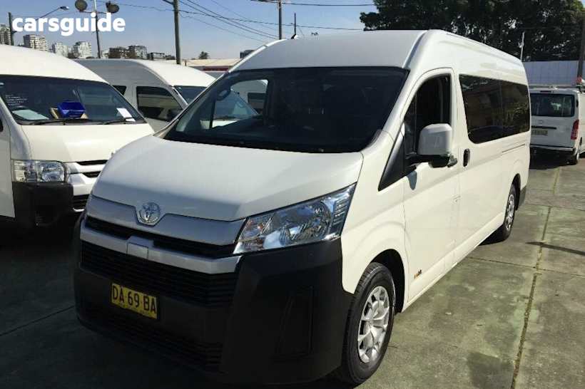 White 2020 Toyota Hiace Bus Commuter (12 Seats)