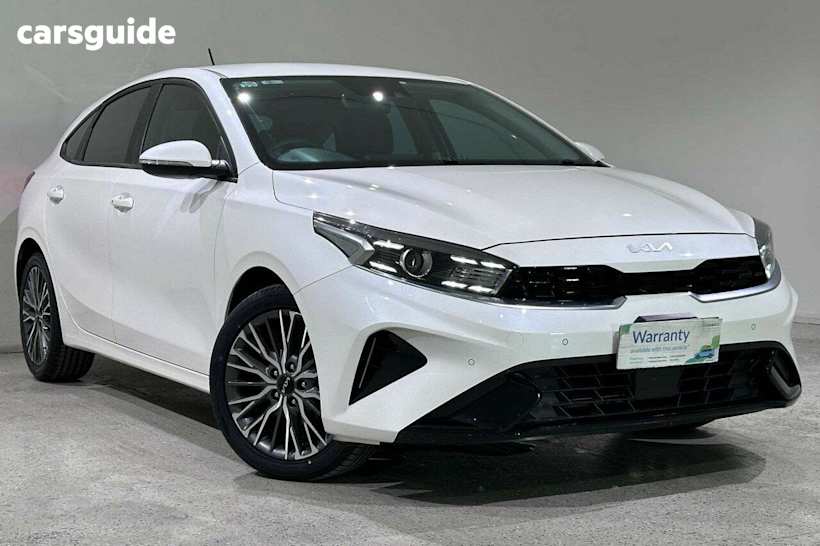 White 2022 Kia Cerato Hatchback Sport+