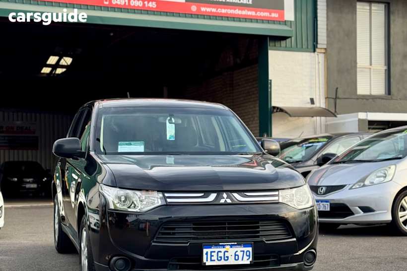Black 2013 Mitsubishi Outlander Wagon ES (4X4)