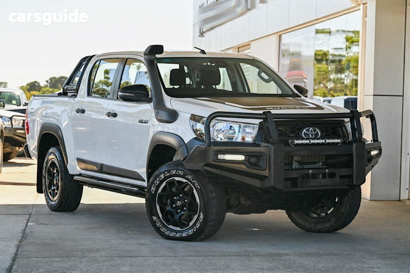 White 2019 Toyota Hilux Double Cab Pick Up Rugged (4X4)