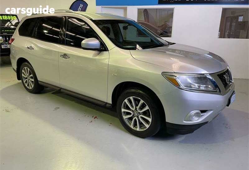 Silver 2014 Nissan Pathfinder Wagon ST (4X2)