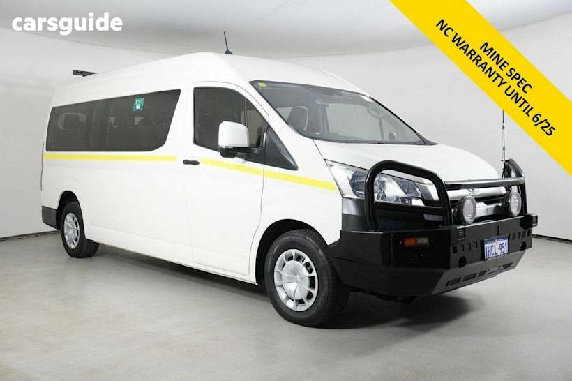 White 2020 Toyota Hiace Bus Commuter (12 Seats)