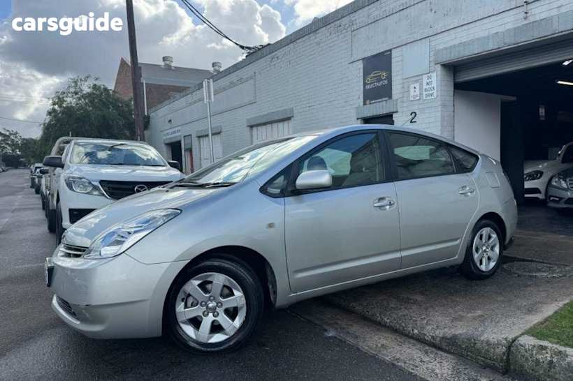 Silver 2004 Toyota Prius Hatch HYBRID NHW20R
