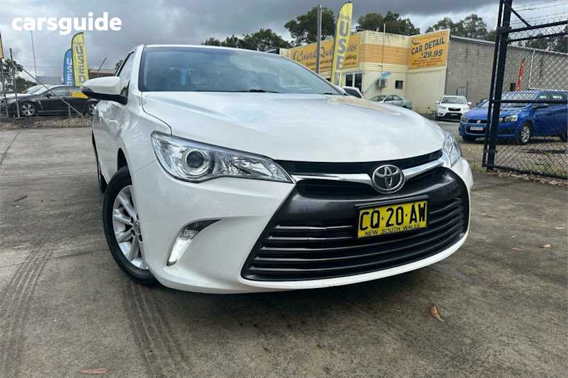 White 2016 Toyota Camry Sedan Altise
