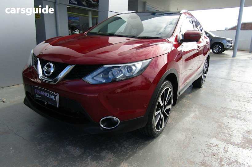 Red 2015 Nissan Qashqai Wagon TI (4X2)