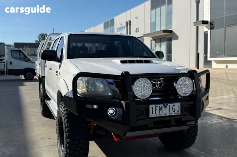 White 2015 Toyota Hilux Dual Cab Pick-up Sr (4X4)