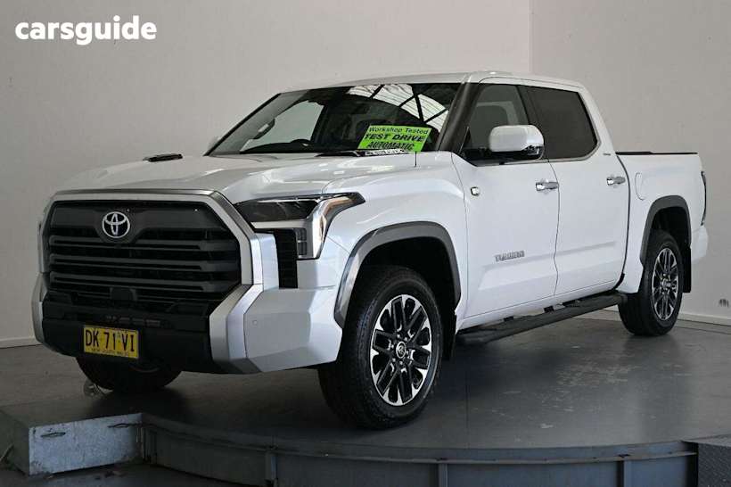 White 2023 Toyota Tundra Dual Cab Pick-up Limited