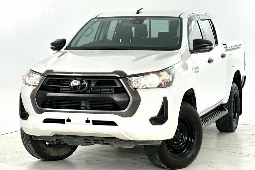 White 2020 Toyota Hilux Double Cab Pick Up SR (4X4)