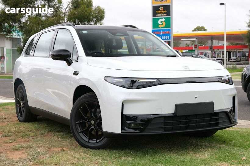 White 2025 Leapmotor C10 Wagon Style Reev