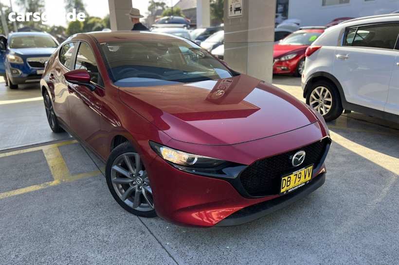 Red 2022 Mazda 3 Hatchback G20 Evolve