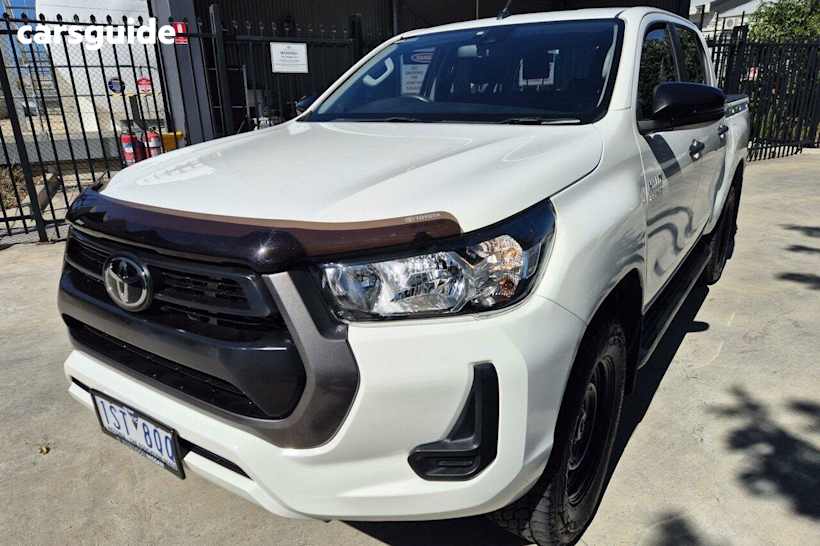 White 2020 Toyota Hilux Double Cab Pick Up SR (4X4)