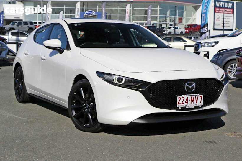 White 2023 Mazda 3 Hatchback G25 Astina