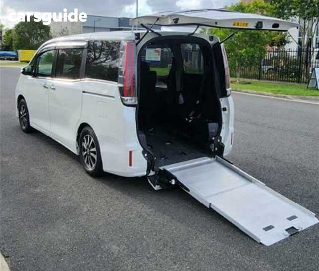 2017 Toyota Esquire OtherCar PEOPLE MOVER WELCAB WHEELCHAIR RAMP FINANCE AVAILABLE