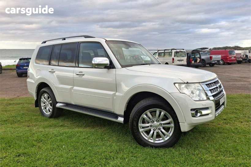 White 2015 Mitsubishi Pajero Wagon GLS LWB (4X4)