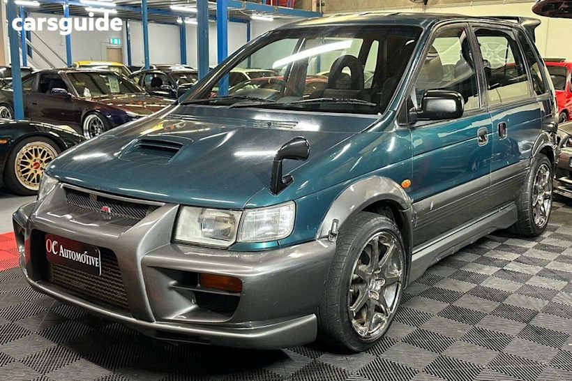 Green 1995 Mitsubishi RVR Wagon