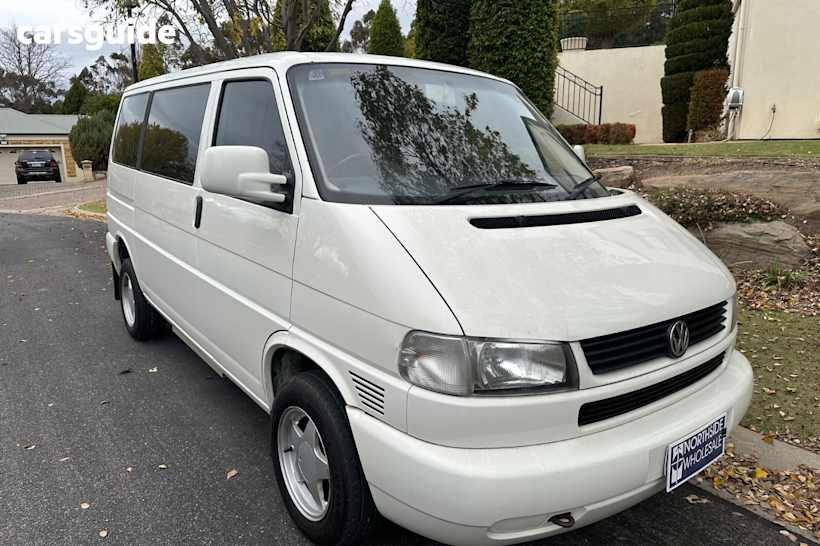 White 2001 Volkswagen Caravelle Wagon