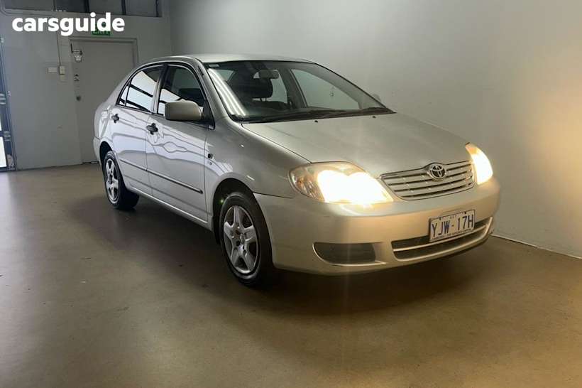 Silver 2005 Toyota Corolla Sedan Ascent