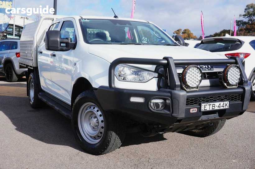 White 2022 Isuzu D-MAX Crew Cab Chassis SX (4X4)