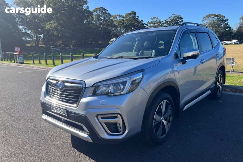 Silver 2018 Subaru Forester Wagon 2.5I-S (awd)