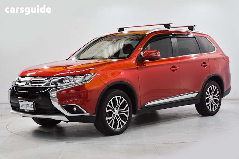 Red 2018 Mitsubishi Outlander Wagon LS 7 Seat (2WD)