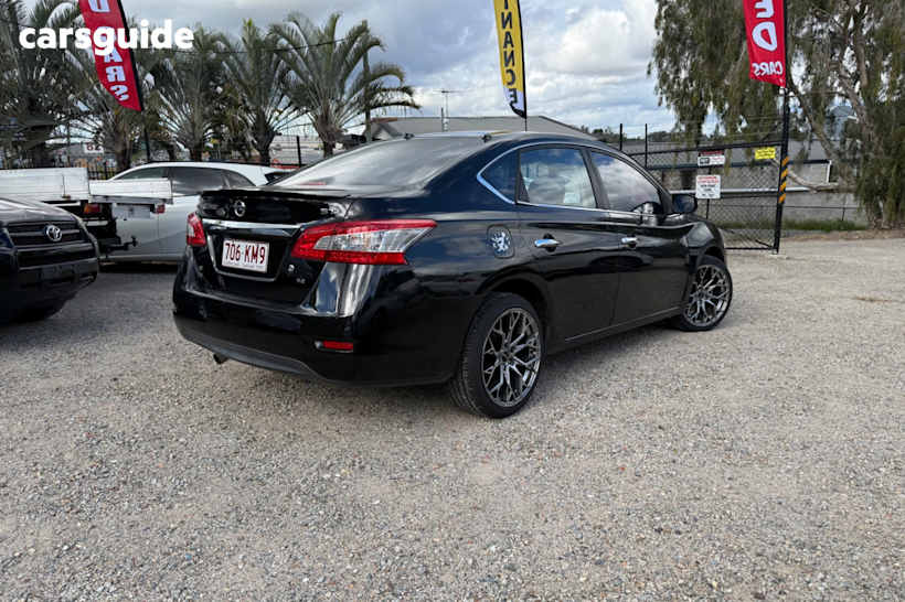 Black 2015 Nissan Pulsar Sedan St