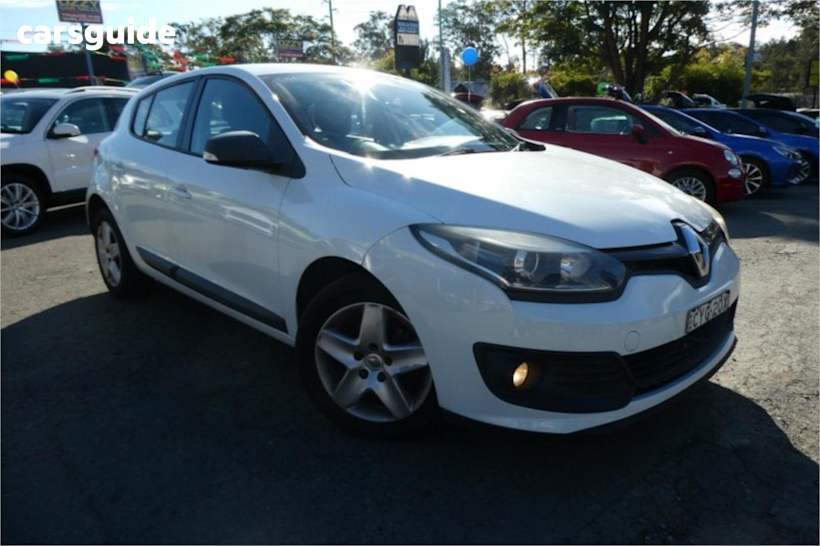 White 2015 Renault Megane Hatchback Authentique