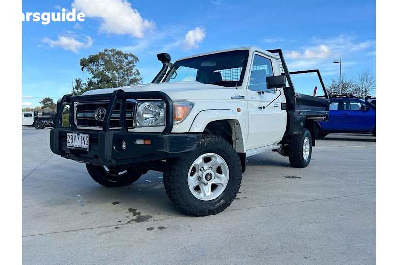 White 2017 Toyota Landcruiser Cab Chassis Gxl (4X4)