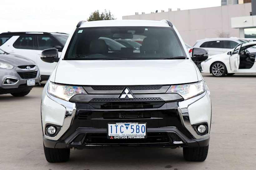 White 2020 Mitsubishi Outlander SUV BLACK EDITION F