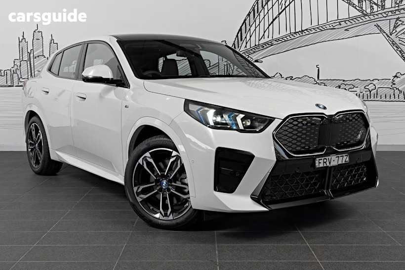 White 2024 BMW IX2 Wagon Xdrive30 M Sport