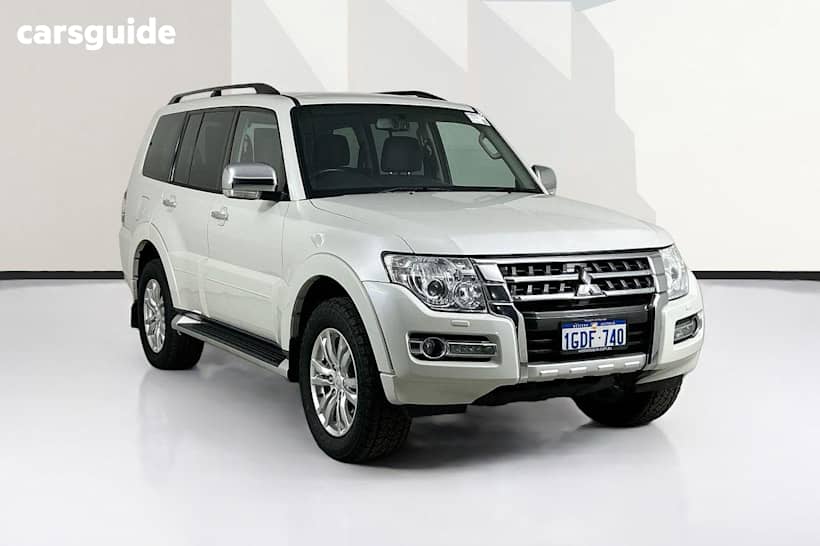 White 2015 Mitsubishi Pajero Wagon Glx Lwb (4X4)