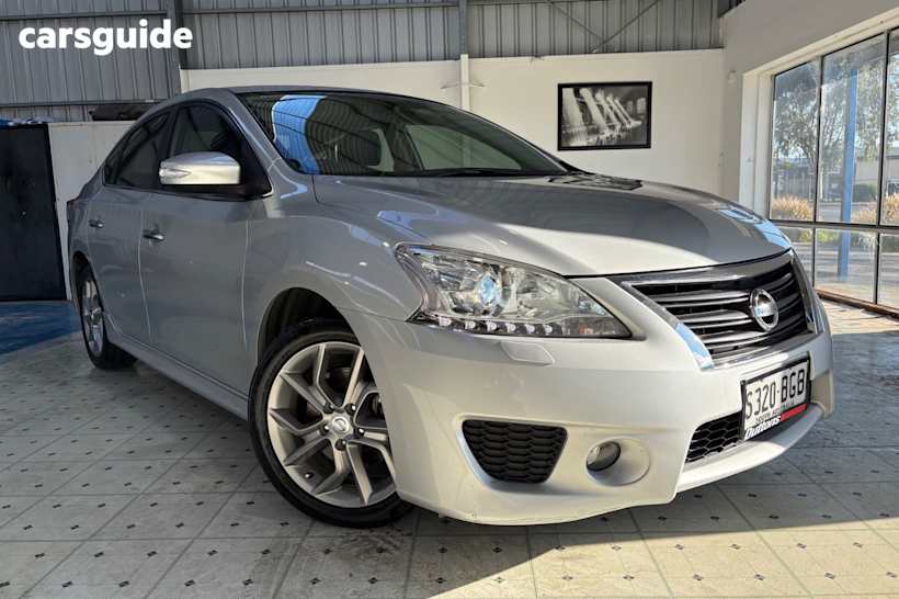 Silver 2015 Nissan Pulsar Sedan Sss