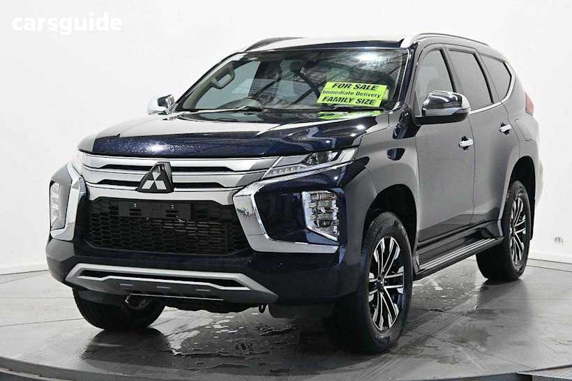 Blue 2020 Mitsubishi Pajero Wagon GLS (4X4) 7 Seat (leather)