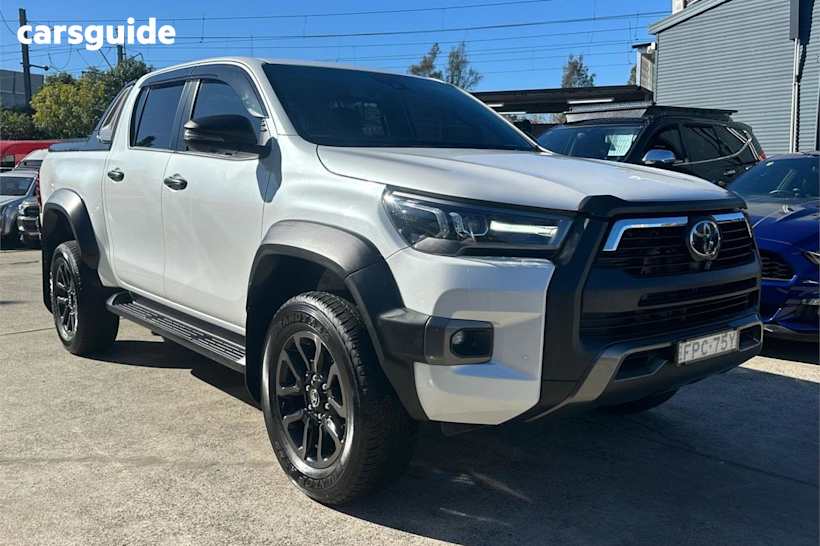 White 2023 Toyota Hilux Double Cab Pick Up Rogue (4X4) 6 Speaker