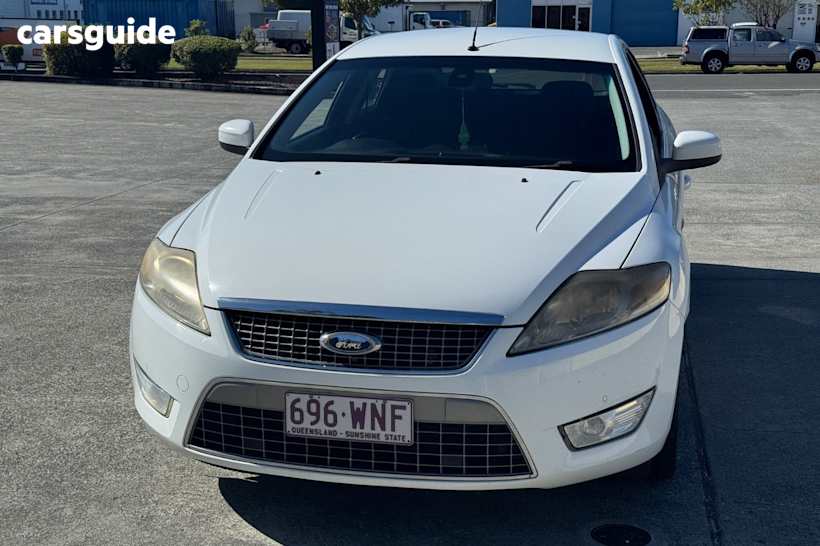 White 2009 Ford Mondeo Hatchback Zetec
